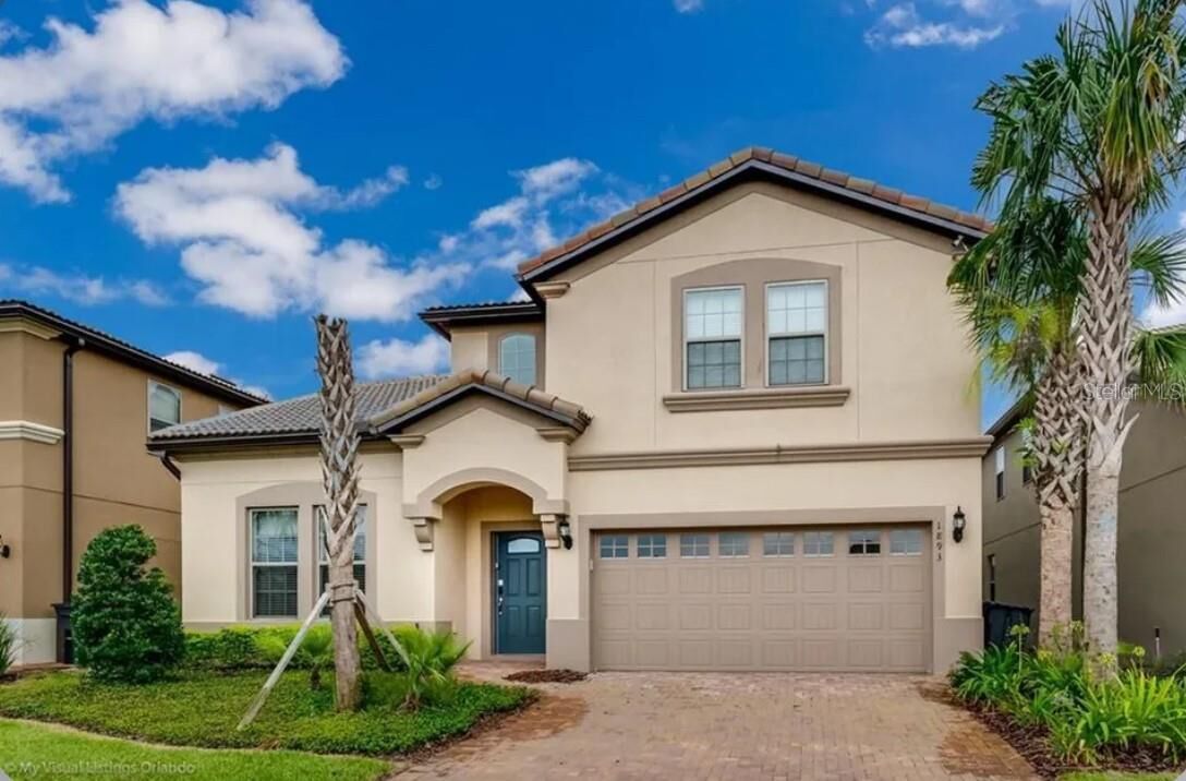 Property Photo:  