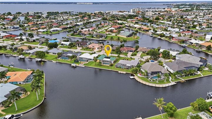 Property Photo:  365 Belaire Court  FL 33950 