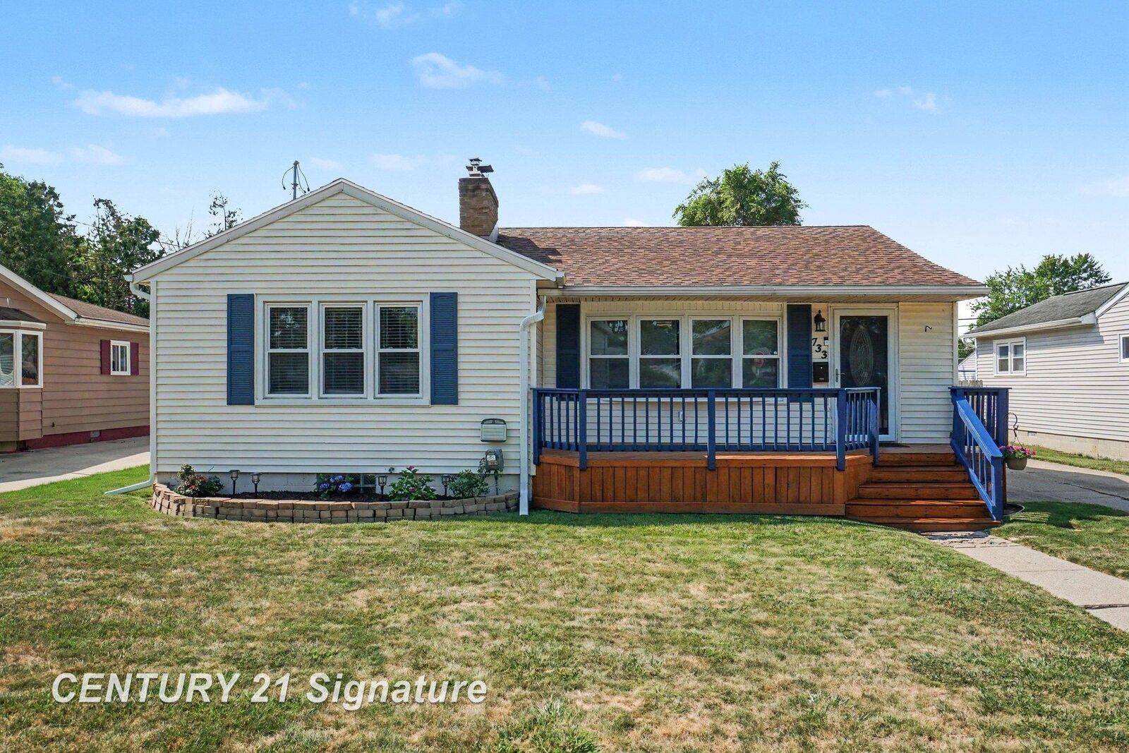 Property Photo: 733 Tulane Street MI 48604