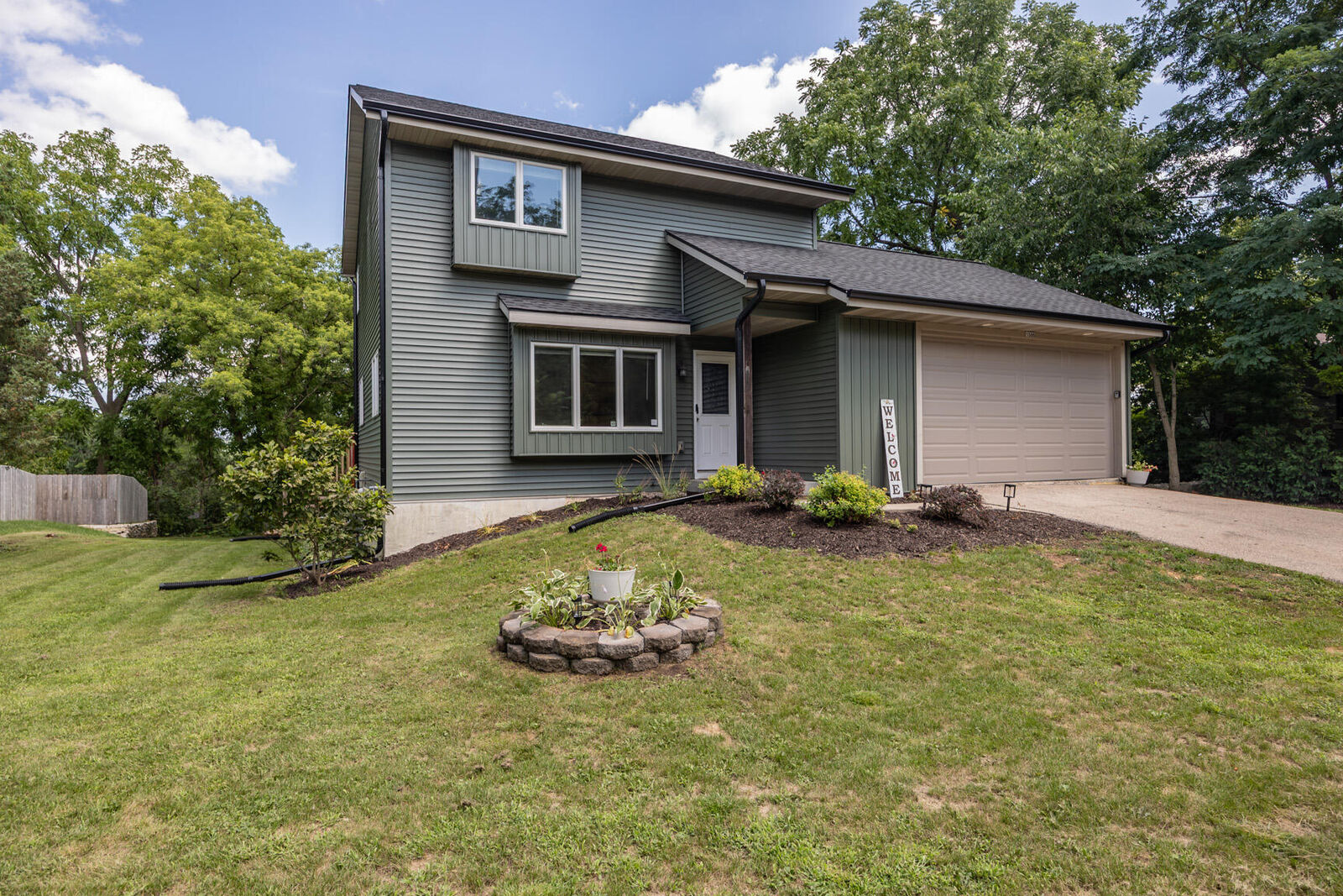 Property Photo: 1586 Highland Ave WI 53033