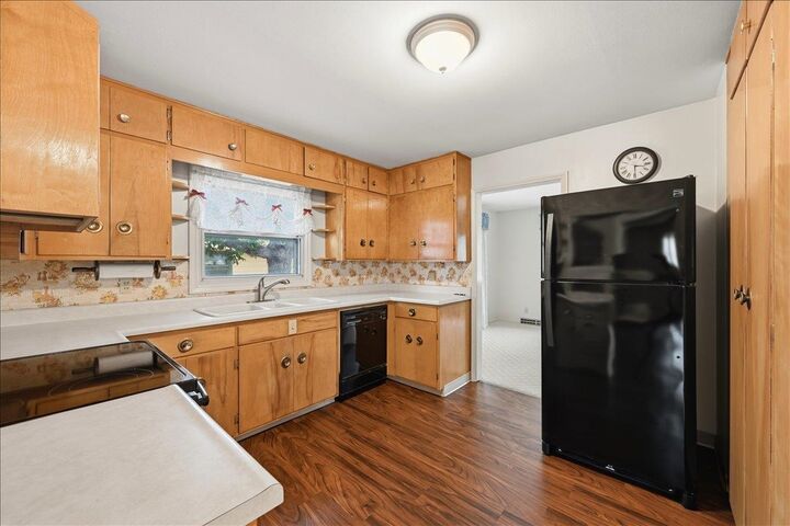 Property Photo:  1015 N 10th Street  SD 57783 