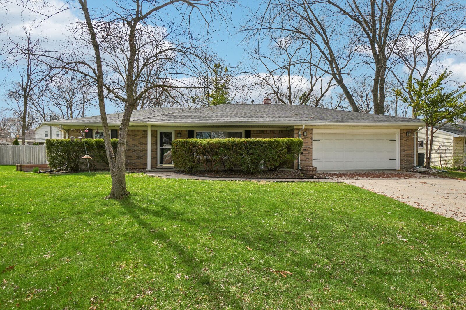 Property Photo: 445 Courtland Street MI 48197