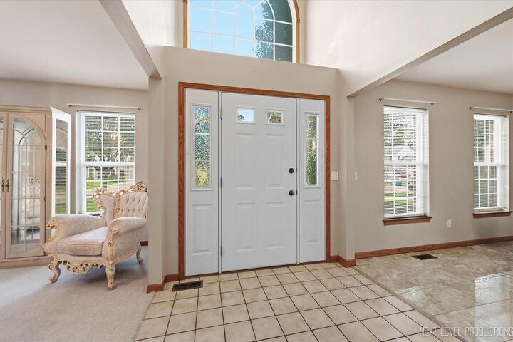 Property Photo:  2513 Briarwood Court  IL 60506 