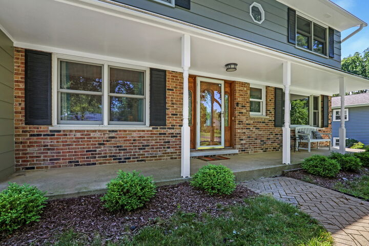 Property Photo:  15033 W Redwood Lane  IL 60048 