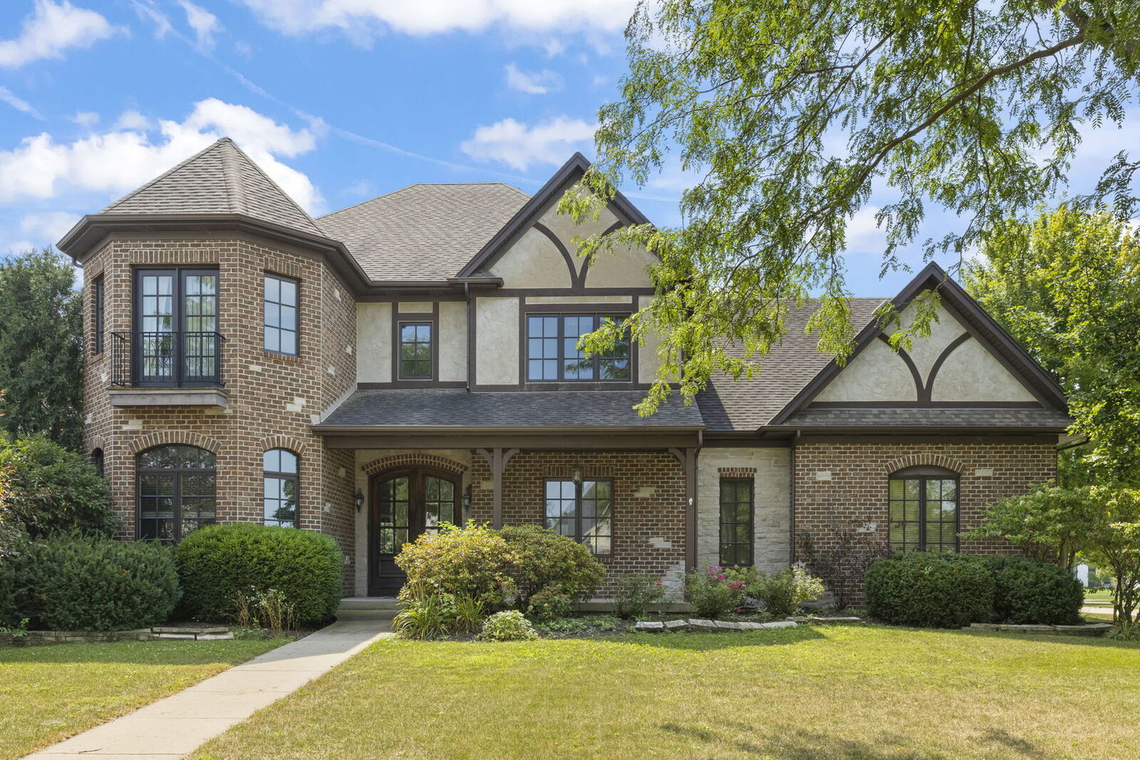 Property Photo: 1299 Lance Avenue IL 60119
