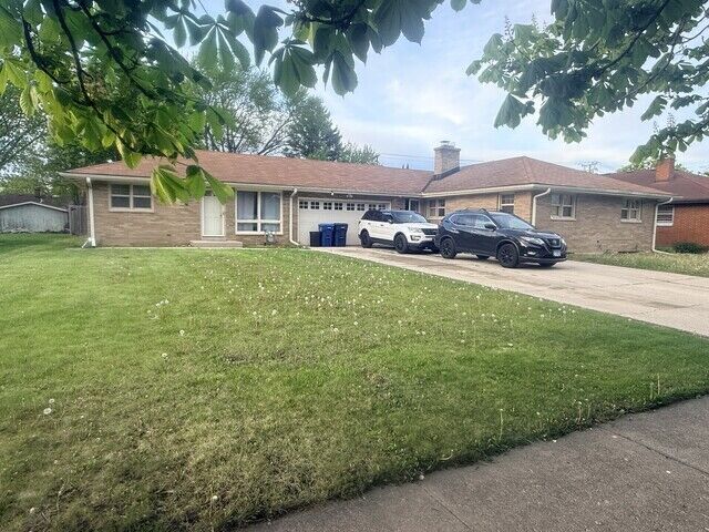 Property Photo:  2406 Pearsall Parkway  IL 60085 