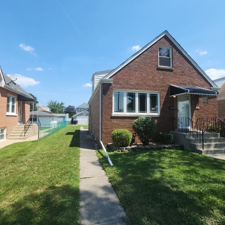 Property Photo: 5151 S Natchez Avenue IL 60638