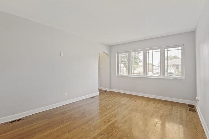 Property Photo: 5151 S Natchez Avenue IL 60638