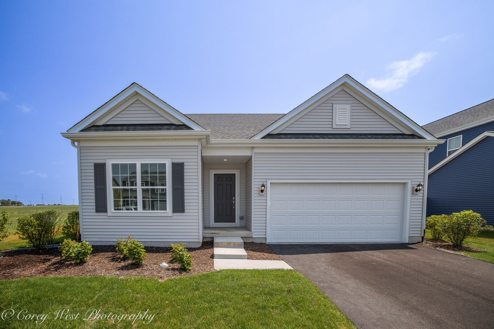 Property Photo:  330 N. Aspen Drive  IL 60112 