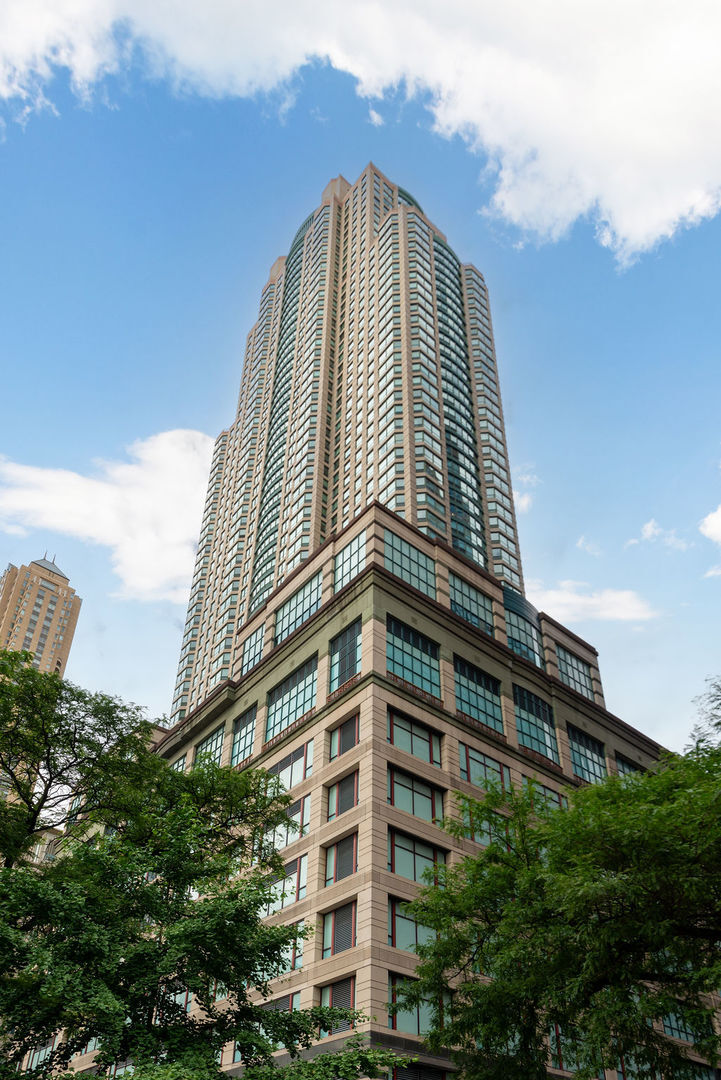 Property Photo:  100 E Huron Street 1506  IL 60611 