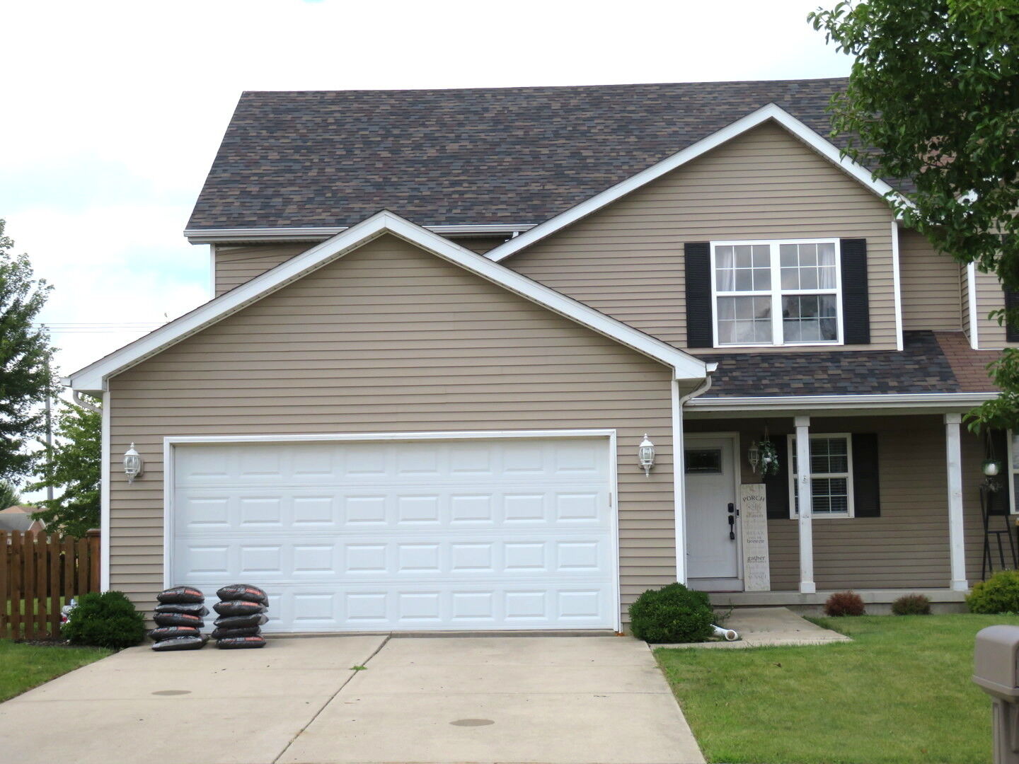 Property Photo:  2024 Mountain Road  IL 60450 
