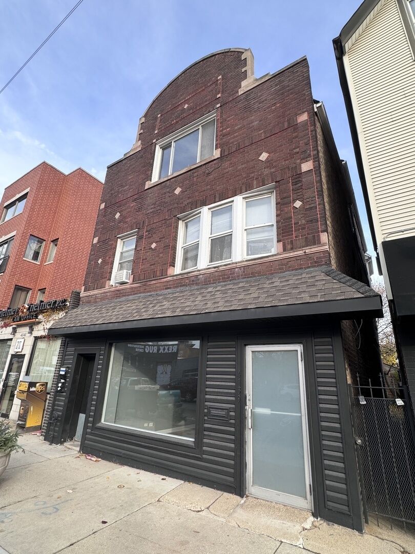 Property Photo: 4139 N Western Avenue 2 IL 60618