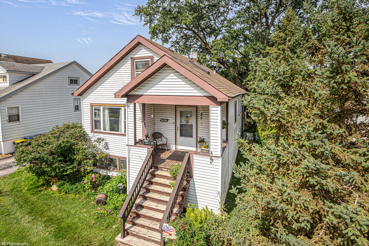 Property Photo:  10230 S Turner Avenue  IL 60805 