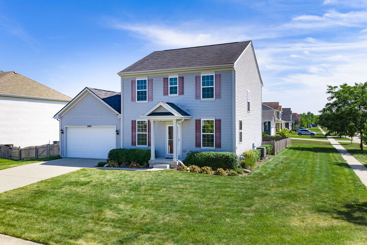 Property Photo: 2009 Mayfair Drive IL 60042