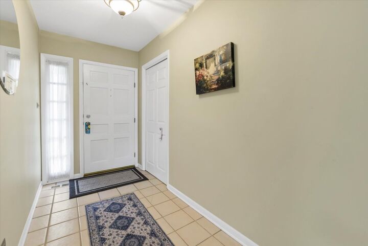 Property Photo: 1525 Mayfield Lane IL 60169