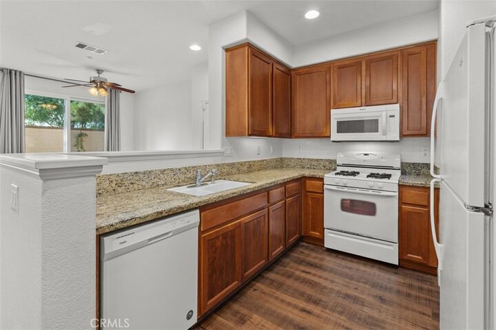 Property Photo:  41737 Ridgewalk St. 1  CA 92562 