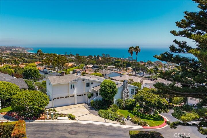 Property Photo:  1 1/2 Vista Del Sol  CA 92651 