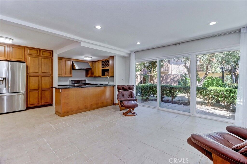 Property Photo: 3050 S Bristol 4D CA 92704