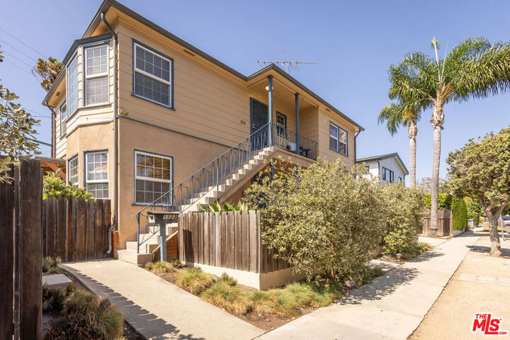 Property Photo:  1121 Grant Avenue  CA 90291 