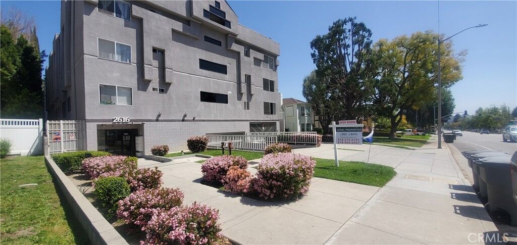 Property Photo: 2616 Canada 302 CA 91208
