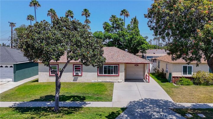 Property Photo:  323 E 185th Street  CA 90746 