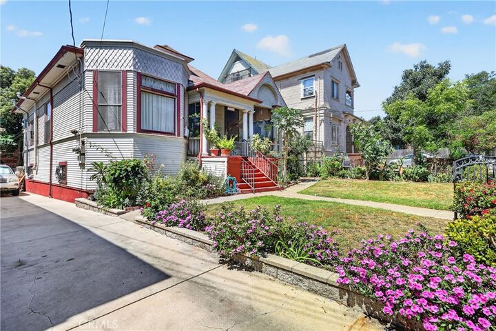 Property Photo:  1664 W 12th  CA 90015 