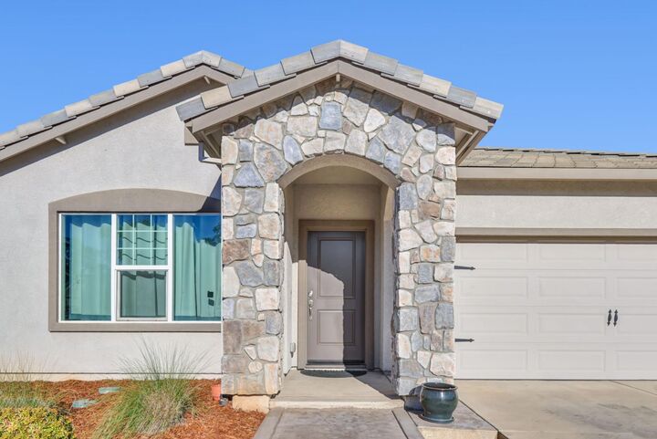 Property Photo: 1004 Baywood Greens Drive CA 95640