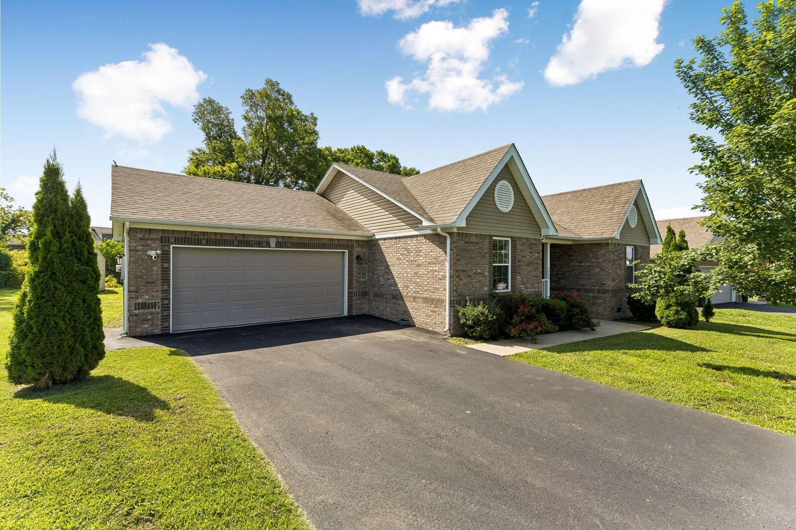 Property Photo: 1909 Susan Rd TN 38401