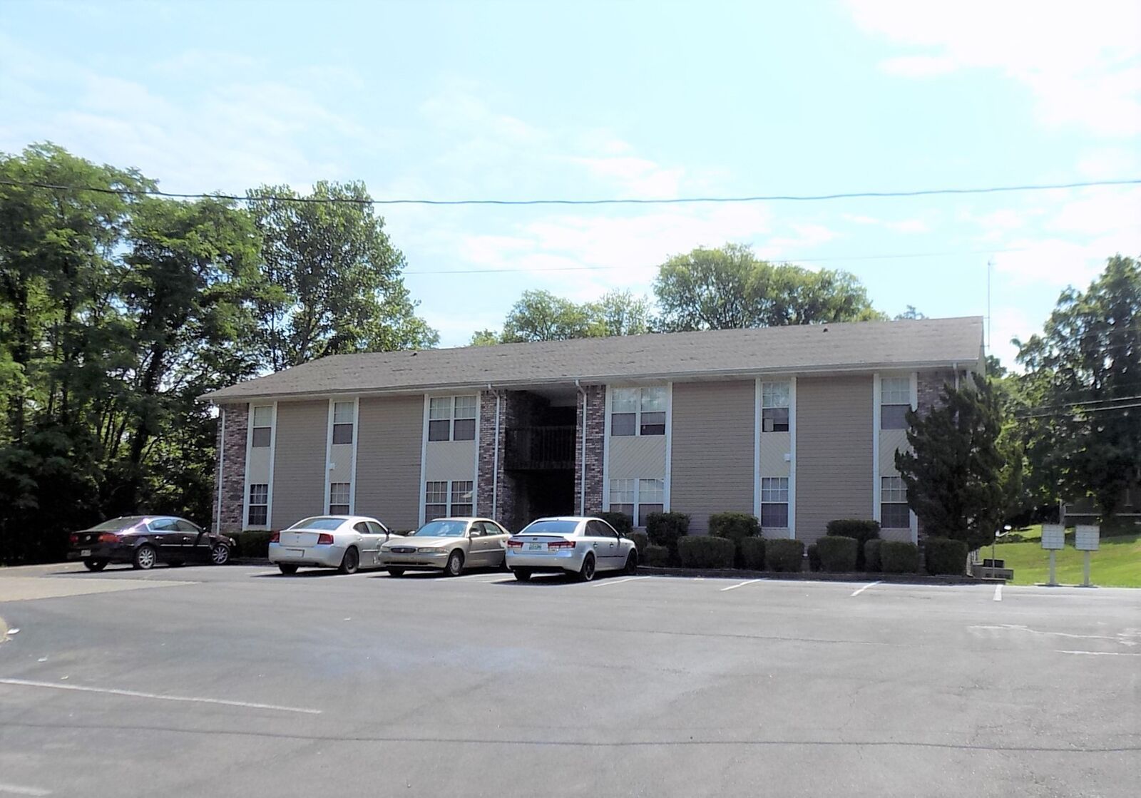 Property Photo:  208 Beech St G  TN 37042 