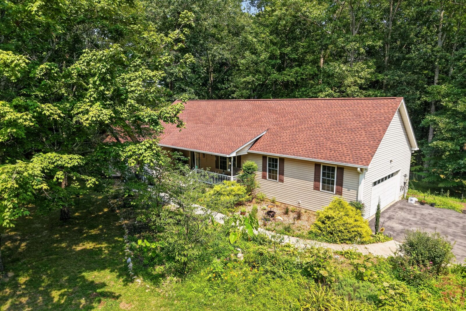 Property Photo:  161 Ponder Ln  TN 37166 