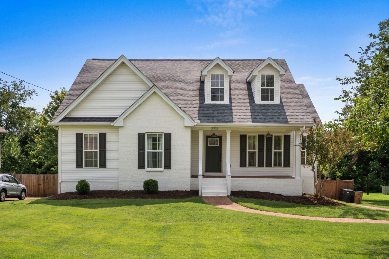 Property Photo: 2712 Eastland Ave TN 37206