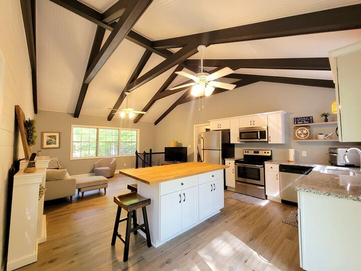 Property Photo: 1377 Four Seasons Dr TN 37166