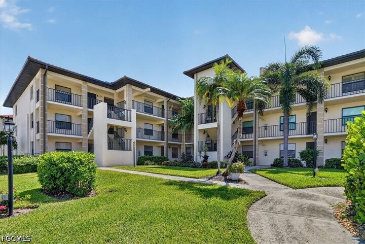 Property Photo: 12601 Kelly Sands Way 422 FL 33908