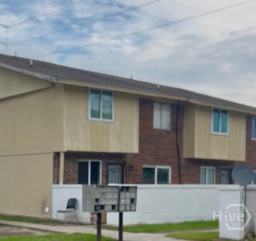 Property Photo: 8 Lewis Drive C GA 31406