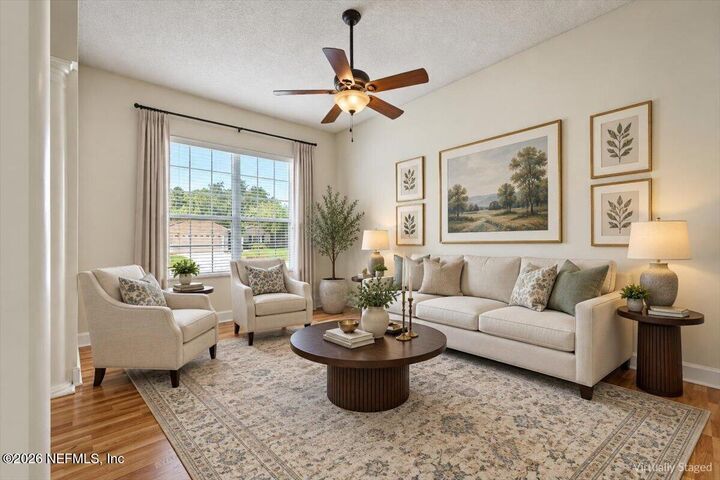 Property Photo: 763 Cottage Hill Drive E FL 32225