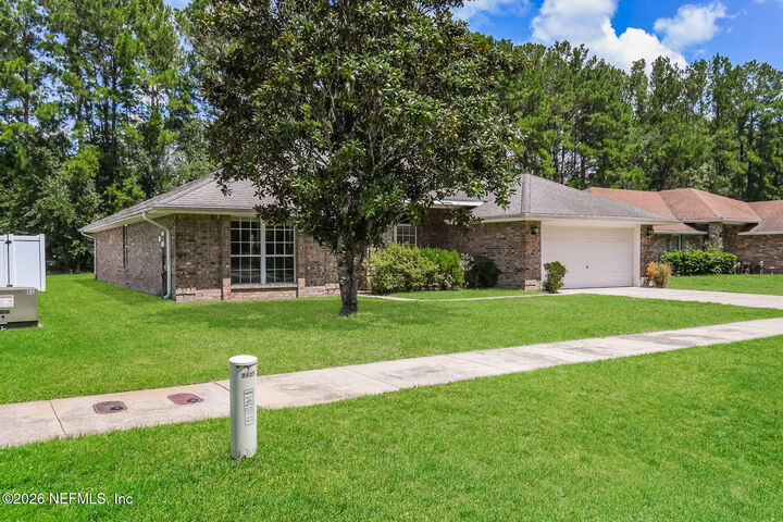 Property Photo:  2125 Pine Tree Lane  FL 32068 