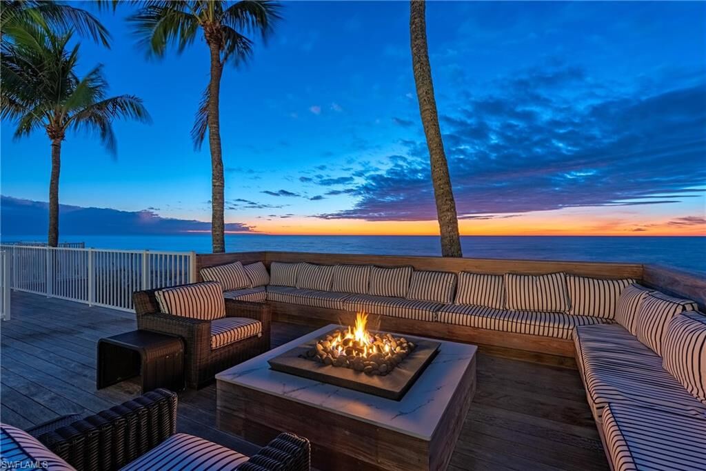 Property Photo: 3377 Gulf Shore Blvd N 2A FL 34103