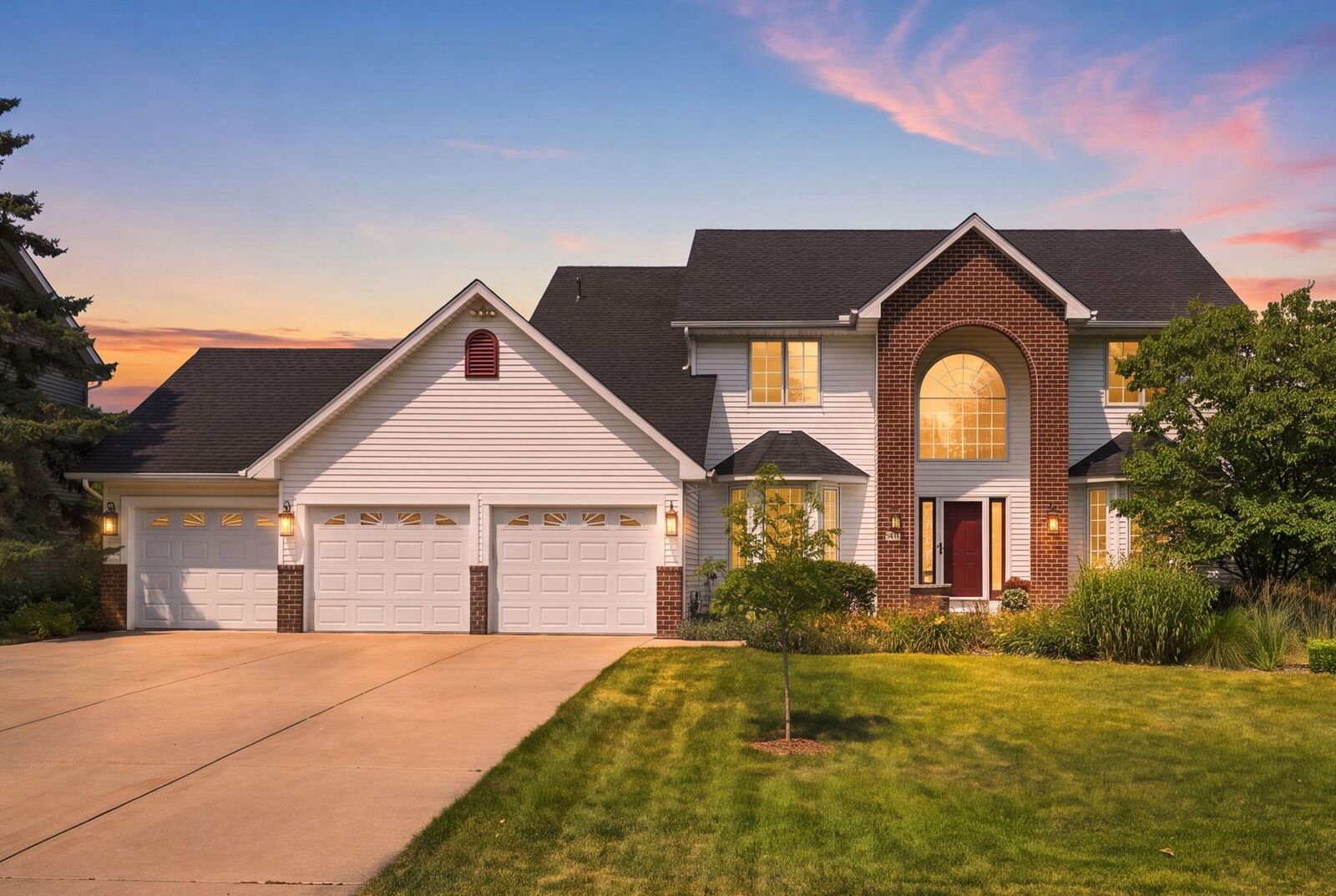 Property Photo:  3649 Commonwealth Road  MN 55125 