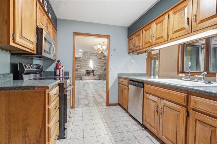 Property Photo: 2414 Sherwood Lane AR 72703