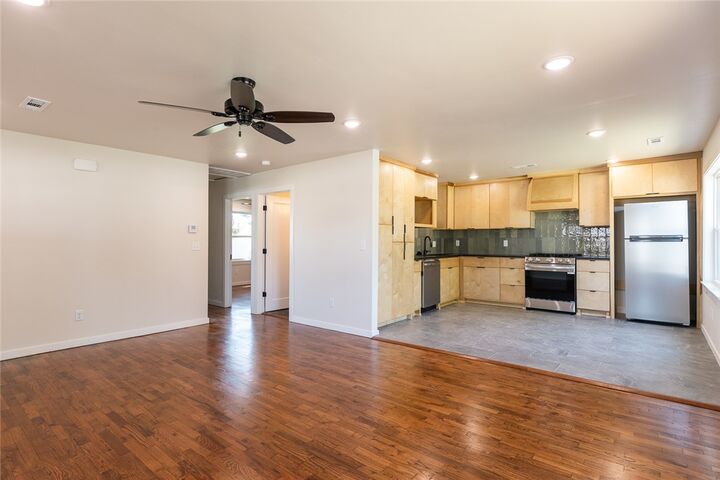 Property Photo:  1023 S Morningside Drive  AR 72701 
