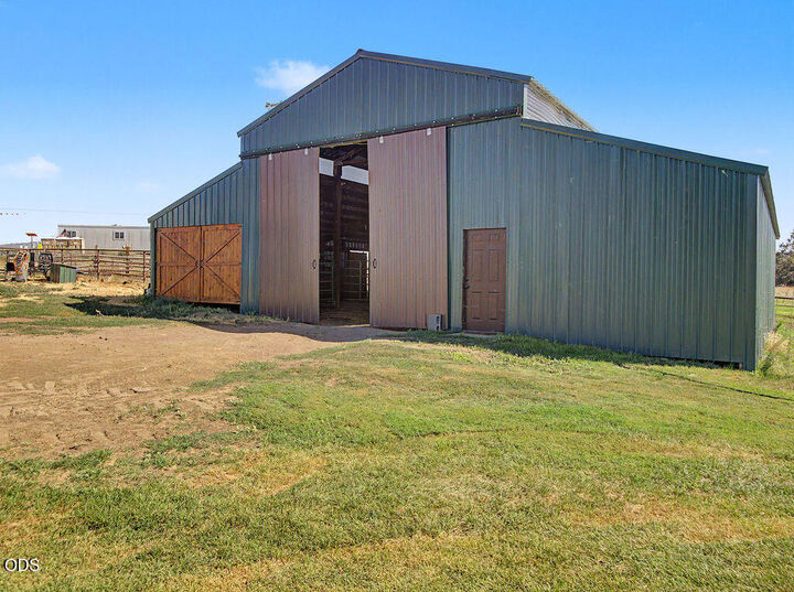 Property Photo:  5370 Harpold Road  OR 97623 