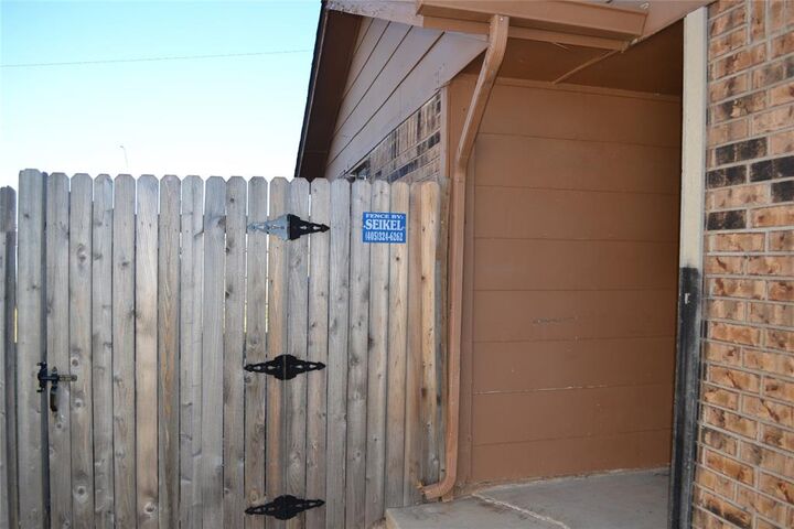 Property Photo:  619 Peppertree Lane  OK 73110 