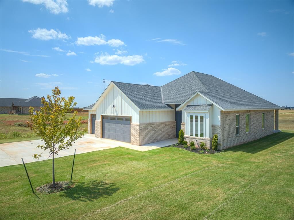Property Photo: 29763 Jade Street OK 73016