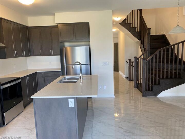 Property Photo:  27 Stonehill Avenue  ON N2R 1R7 