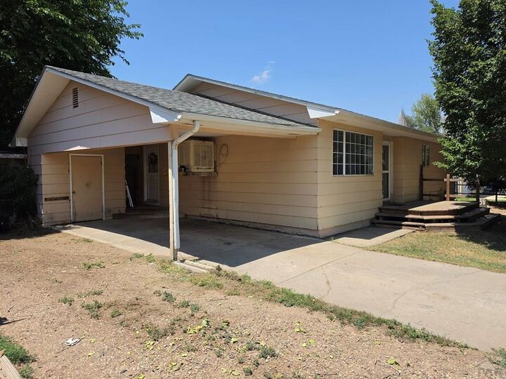 Property Photo: 1103 19th St CO 81067