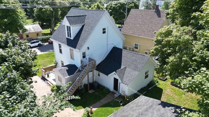 Property Photo:  21 Winter Street  PE C1N 1N2 