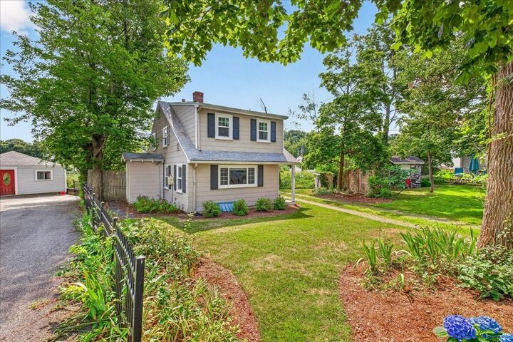 Property Photo:  72 Bonnie Brier Cir  MA 02043 