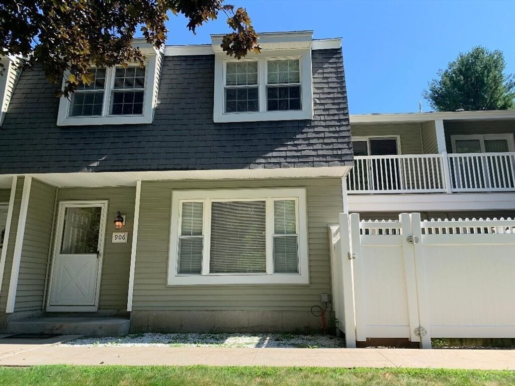 Property Photo:  906 Edgebrook Drive 906  MA 01505 