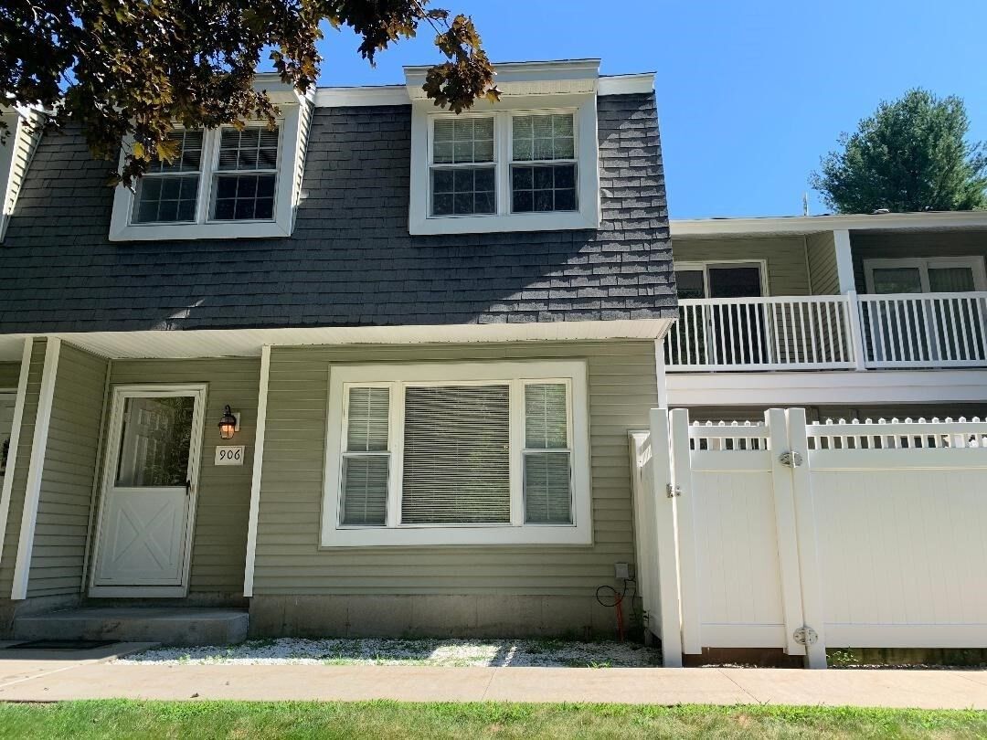 Property Photo:  906 Edgebrook Drive 906  MA 01505 