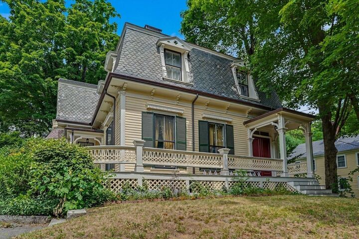 Property Photo: 613 Pleasant St MA 02478